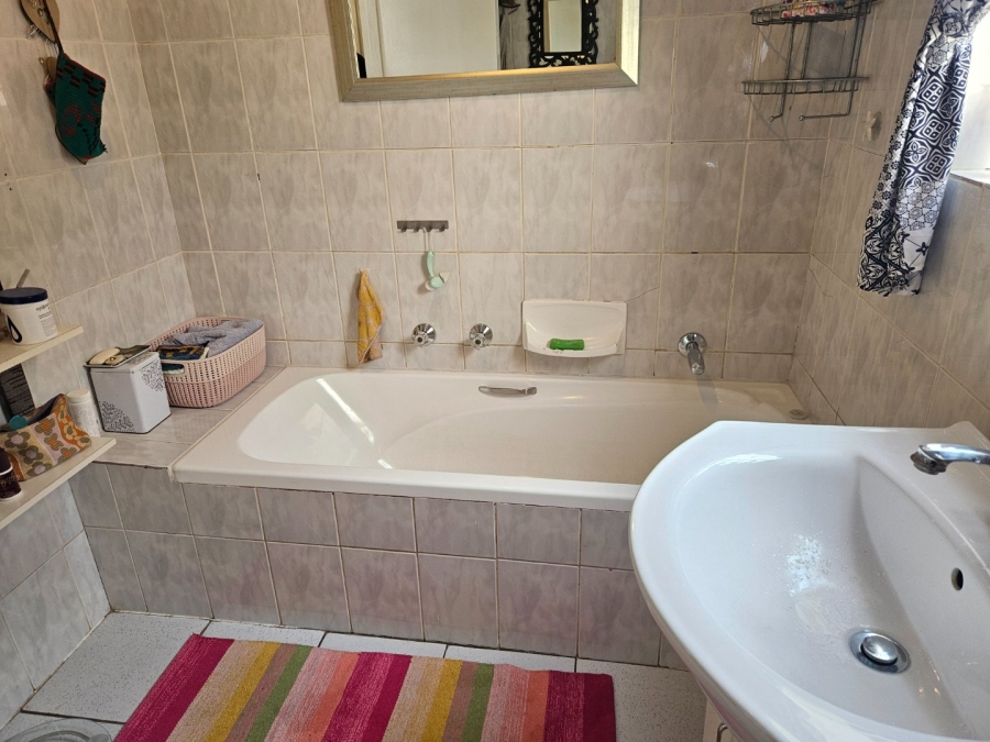 3 Bedroom Property for Sale in Bromhof Gauteng