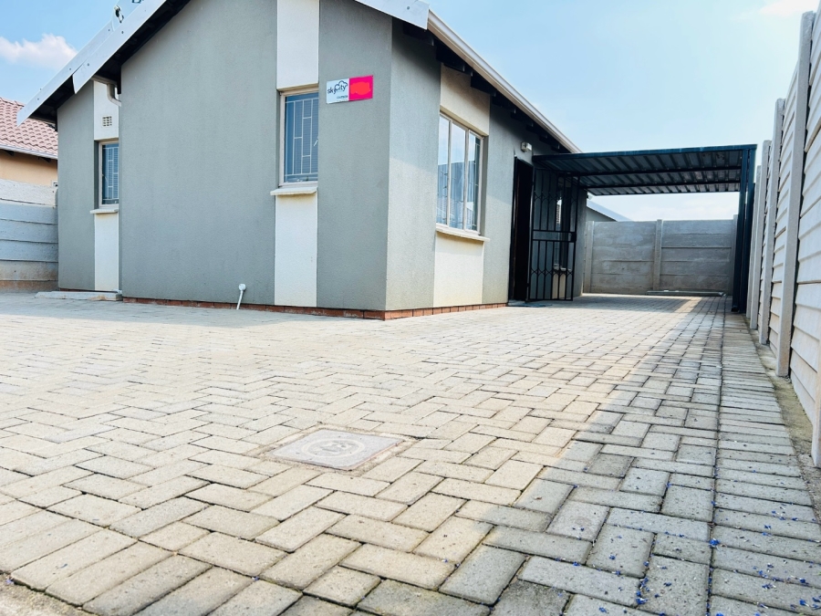 2 Bedroom Property for Sale in Sky City Gauteng