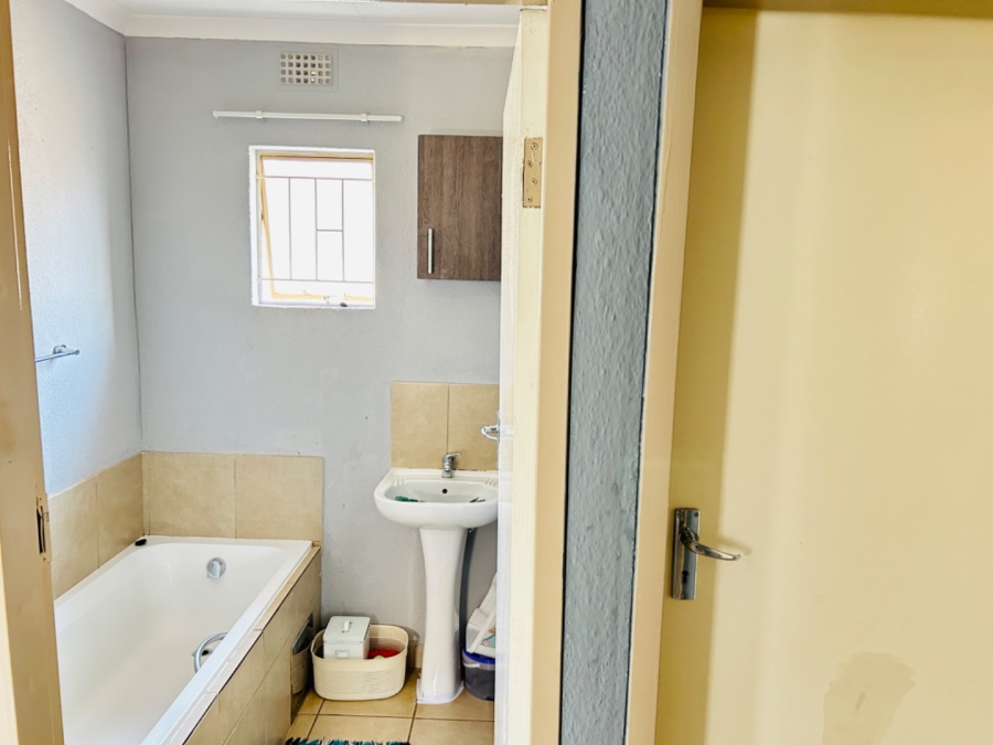 2 Bedroom Property for Sale in Sky City Gauteng