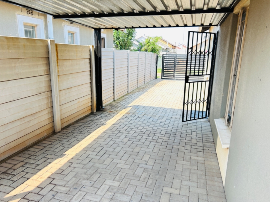 2 Bedroom Property for Sale in Sky City Gauteng