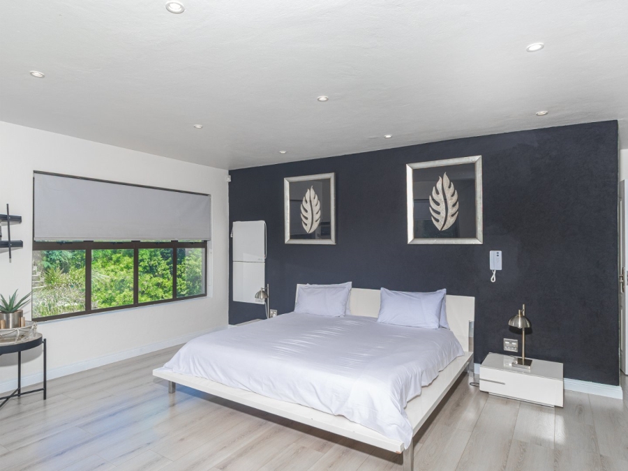 To Let 4 Bedroom Property for Rent in Sandown Gauteng