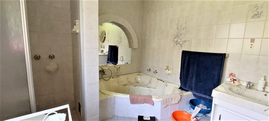 5 Bedroom Property for Sale in Ferryvale Gauteng