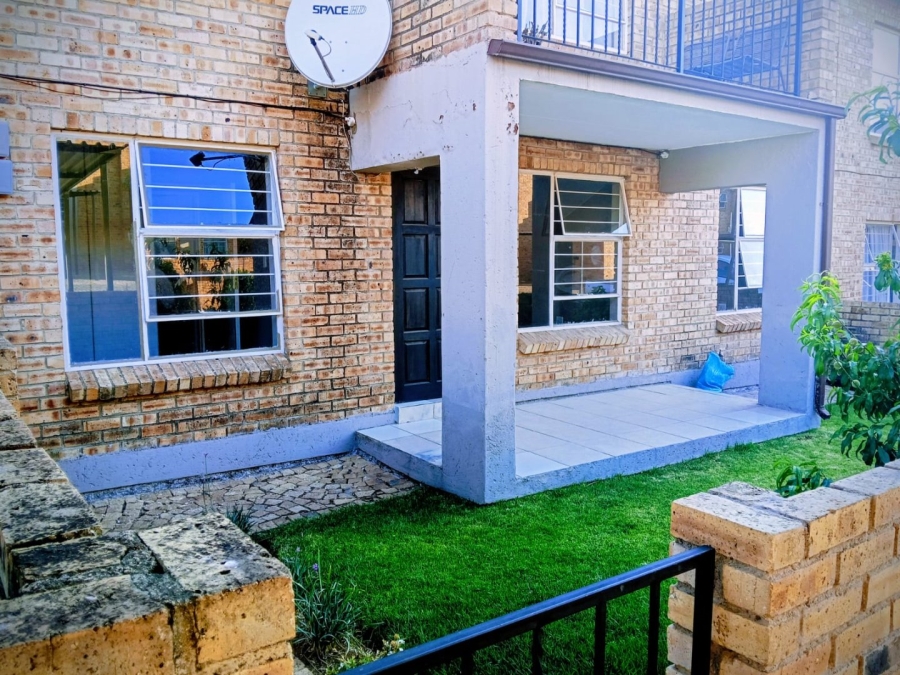  Bedroom Property for Sale in Honeydew Gauteng