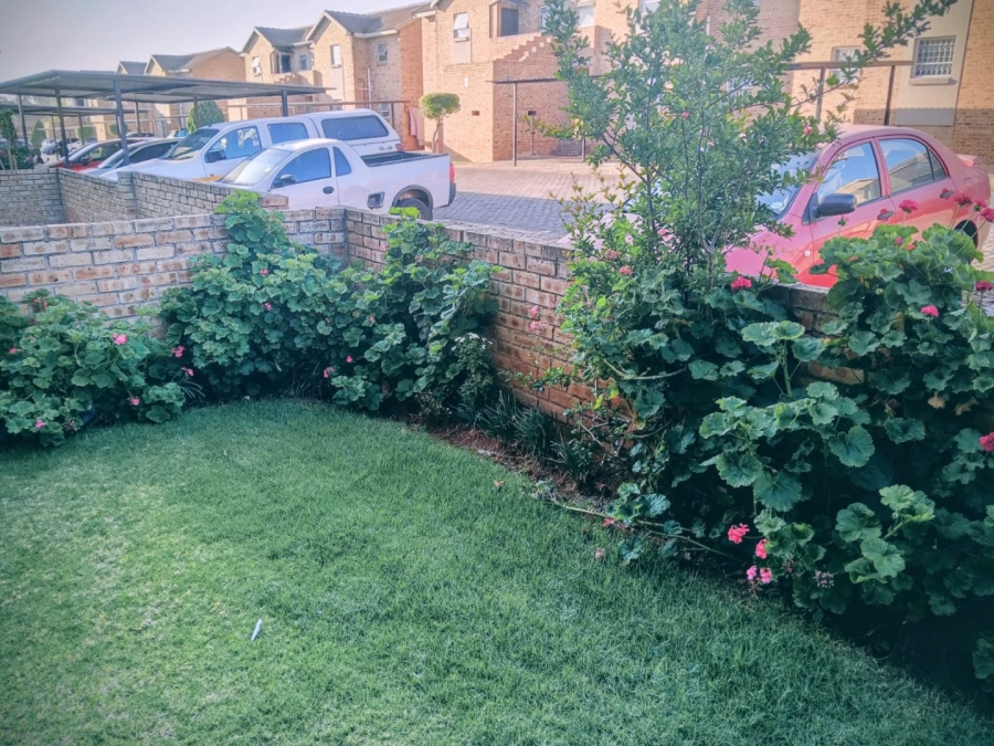  Bedroom Property for Sale in Honeydew Gauteng