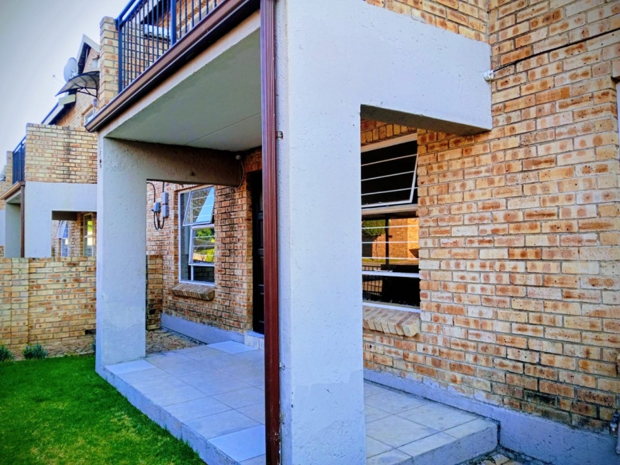  Bedroom Property for Sale in Honeydew Gauteng