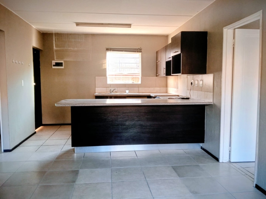  Bedroom Property for Sale in Honeydew Gauteng
