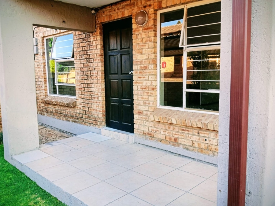  Bedroom Property for Sale in Honeydew Gauteng