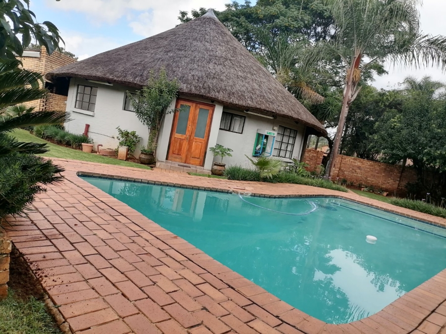 2 Bedroom Property for Sale in Wilgeheuwel Gauteng