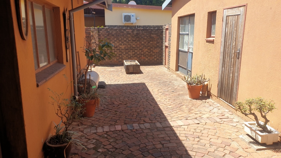 3 Bedroom Property for Sale in Kilner Park Gauteng