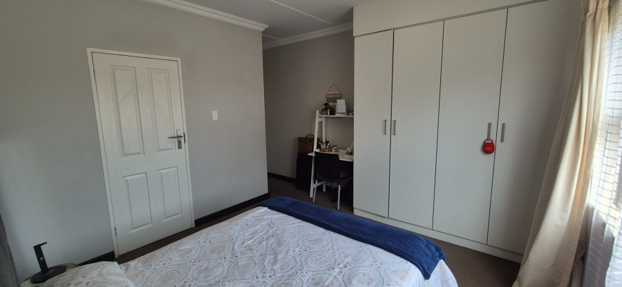 2 Bedroom Property for Sale in Scarlet Park Gauteng