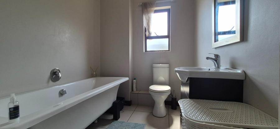 2 Bedroom Property for Sale in Scarlet Park Gauteng