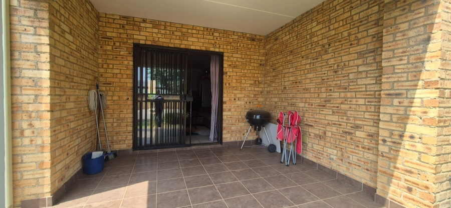 2 Bedroom Property for Sale in Scarlet Park Gauteng
