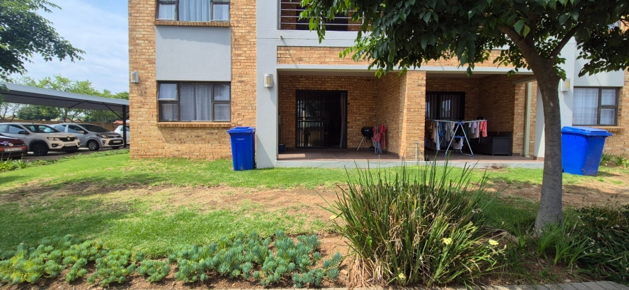 2 Bedroom Property for Sale in Scarlet Park Gauteng