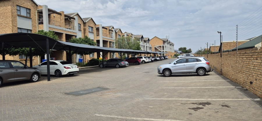 2 Bedroom Property for Sale in Scarlet Park Gauteng