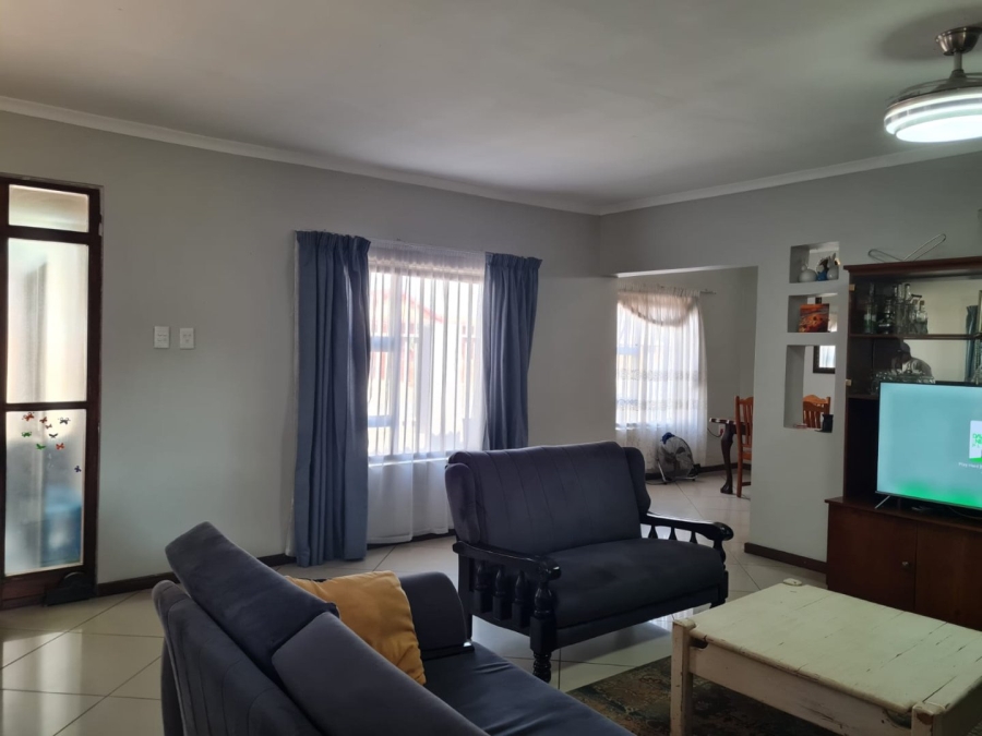 To Let 4 Bedroom Property for Rent in Lenasia Ext 13 Gauteng