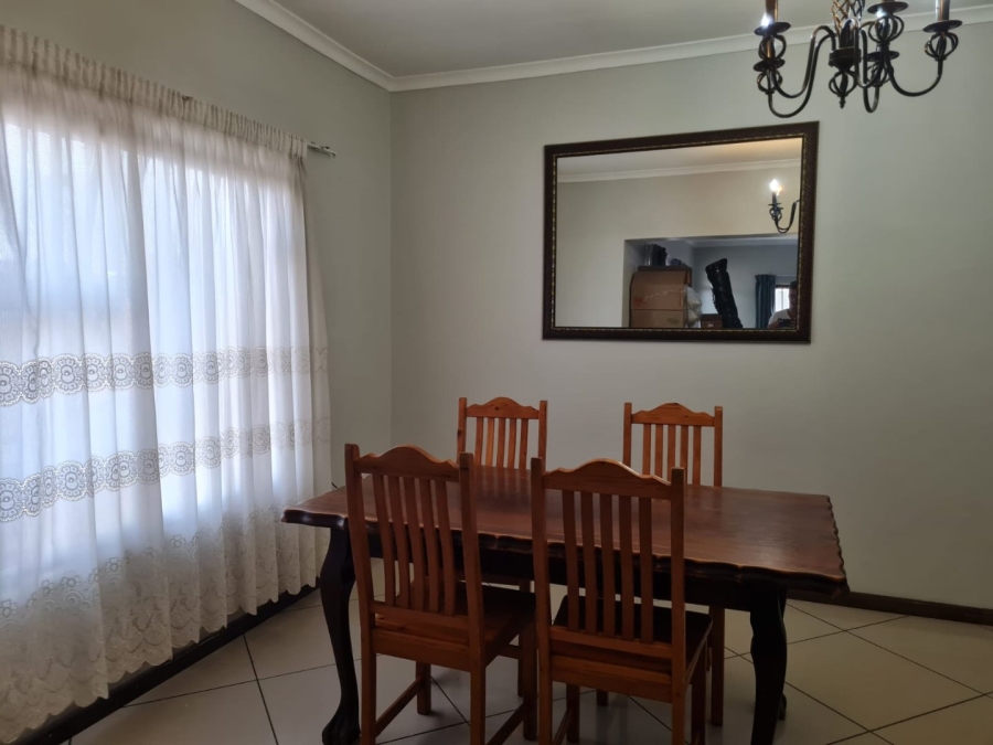 To Let 4 Bedroom Property for Rent in Lenasia Ext 13 Gauteng