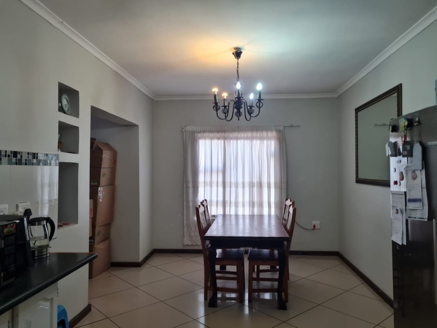 To Let 4 Bedroom Property for Rent in Lenasia Ext 13 Gauteng