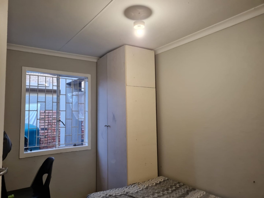 To Let 4 Bedroom Property for Rent in Lenasia Ext 13 Gauteng