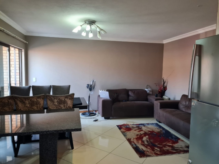 To Let 3 Bedroom Property for Rent in Lenasia Ext 13 Gauteng
