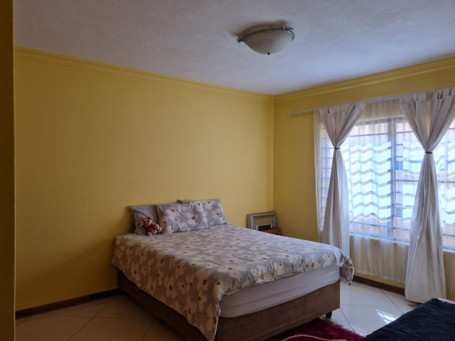 To Let 3 Bedroom Property for Rent in Lenasia Ext 13 Gauteng