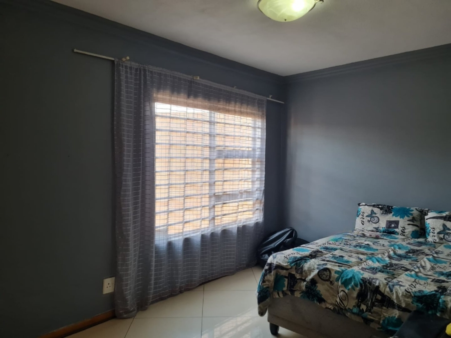 To Let 3 Bedroom Property for Rent in Lenasia Ext 13 Gauteng