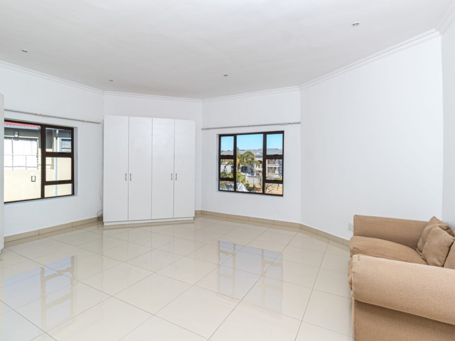 6 Bedroom Property for Sale in Summerset Gauteng