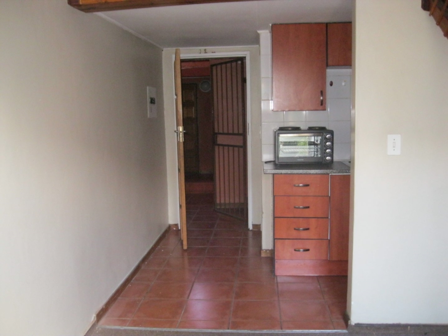 To Let 1 Bedroom Property for Rent in Riviera Gauteng