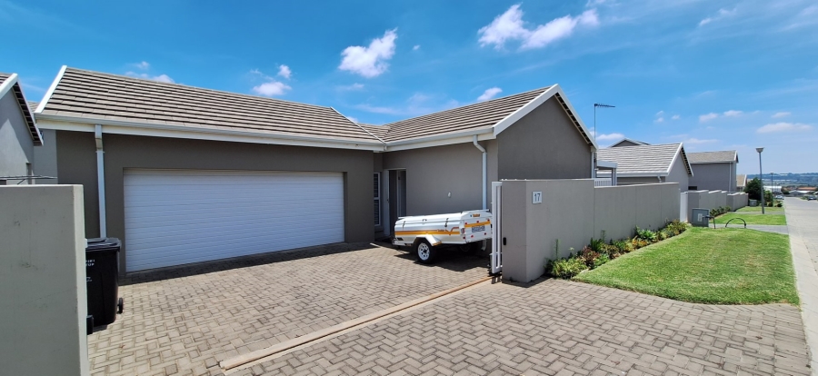4 Bedroom Property for Sale in Blue Hills Gauteng