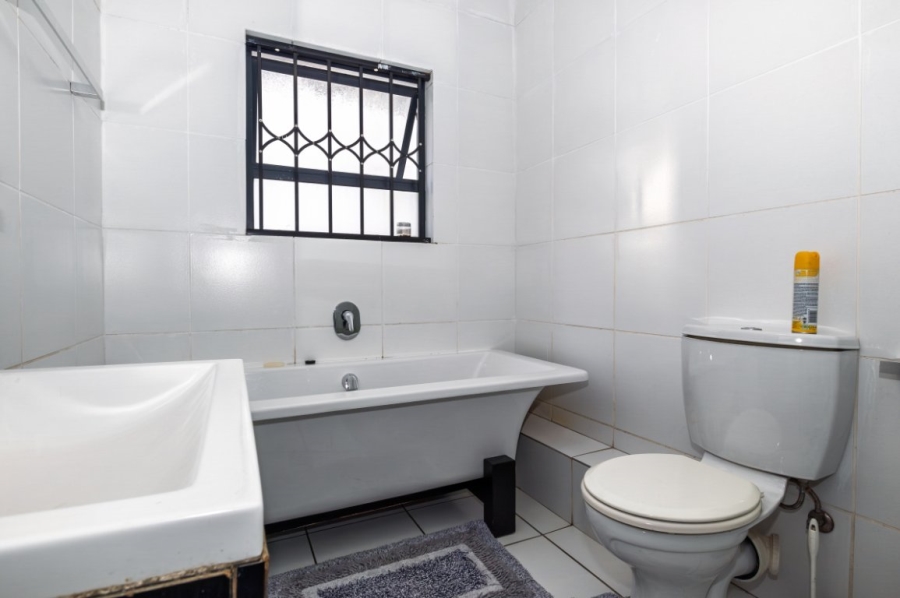 3 Bedroom Property for Sale in Greenstone Hill Gauteng
