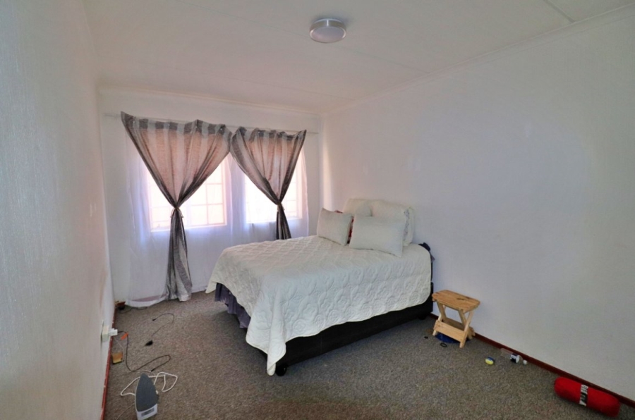 2 Bedroom Property for Sale in Bezuidenhout Valley Gauteng