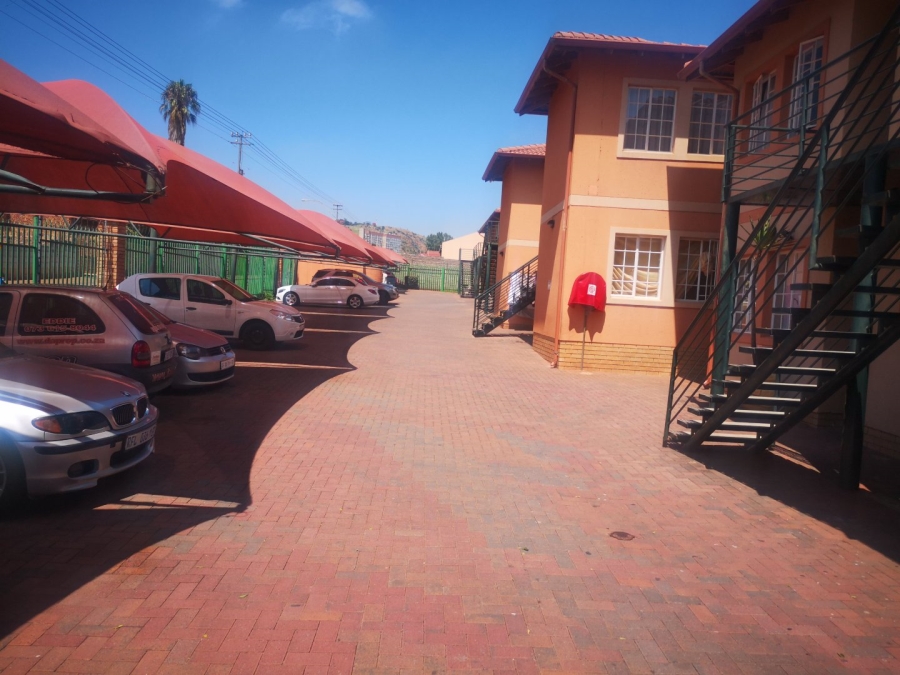 2 Bedroom Property for Sale in Bezuidenhout Valley Gauteng