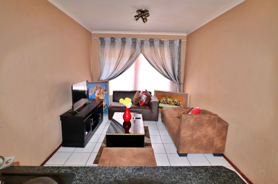2 Bedroom Property for Sale in Bezuidenhout Valley Gauteng