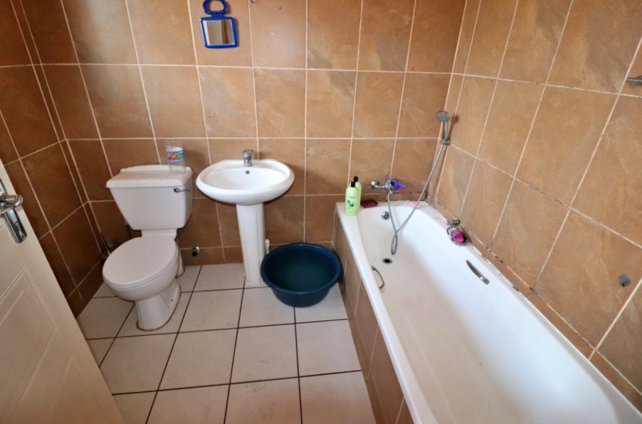 2 Bedroom Property for Sale in Bezuidenhout Valley Gauteng