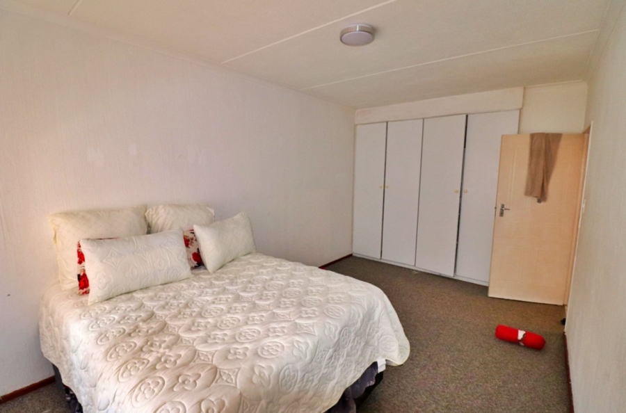 2 Bedroom Property for Sale in Bezuidenhout Valley Gauteng
