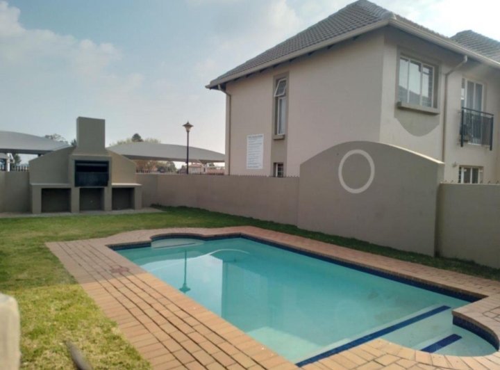 1 Bedroom Property for Sale in Klippoortje Gauteng