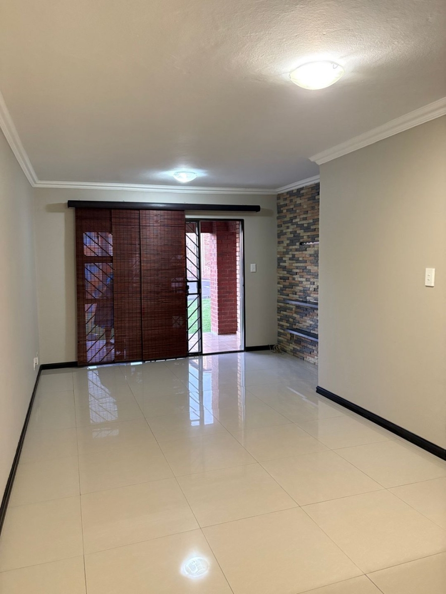 2 Bedroom Property for Sale in Noordwyk Gauteng