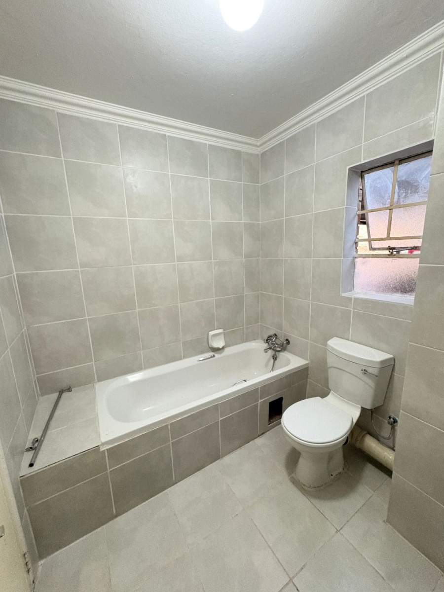 2 Bedroom Property for Sale in Noordwyk Gauteng
