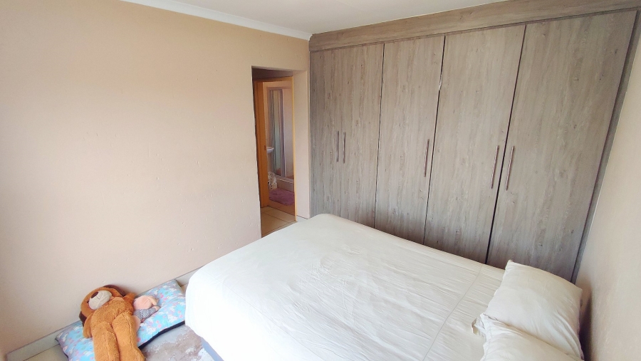 2 Bedroom Property for Sale in Heuwelsig Estate Gauteng