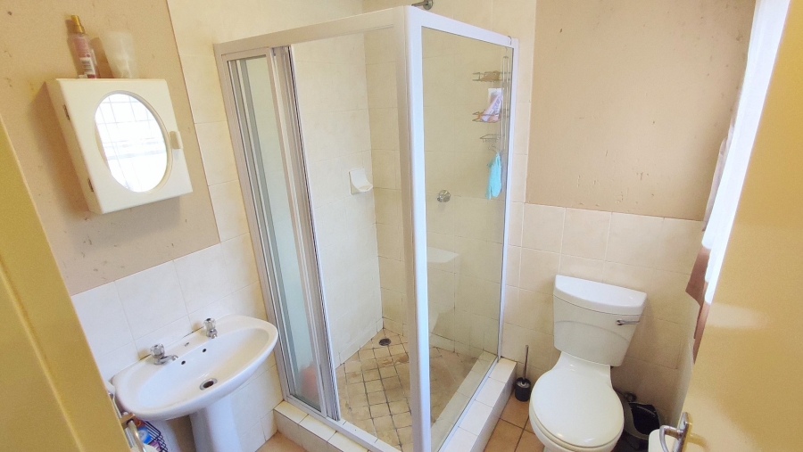 2 Bedroom Property for Sale in Heuwelsig Estate Gauteng