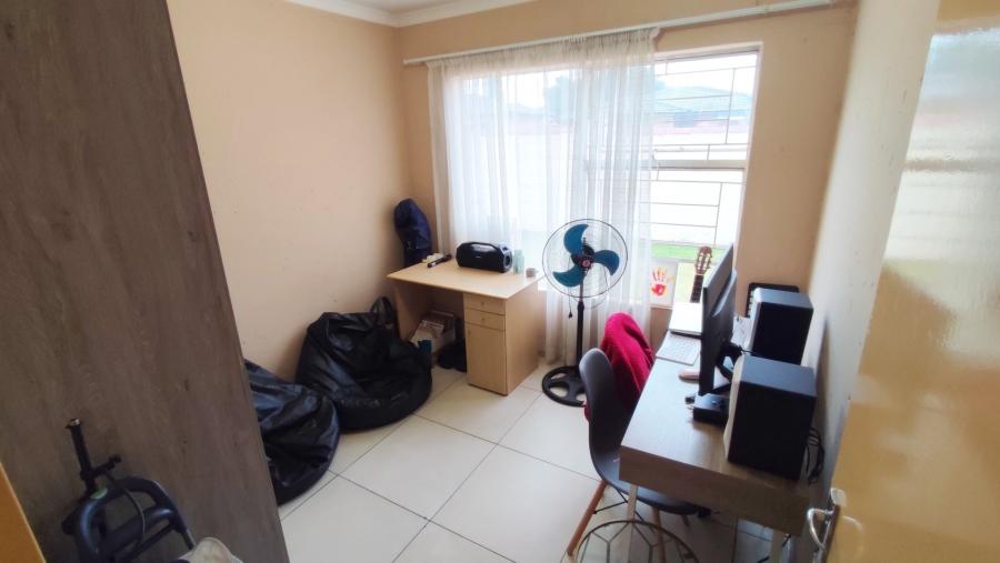 2 Bedroom Property for Sale in Heuwelsig Estate Gauteng