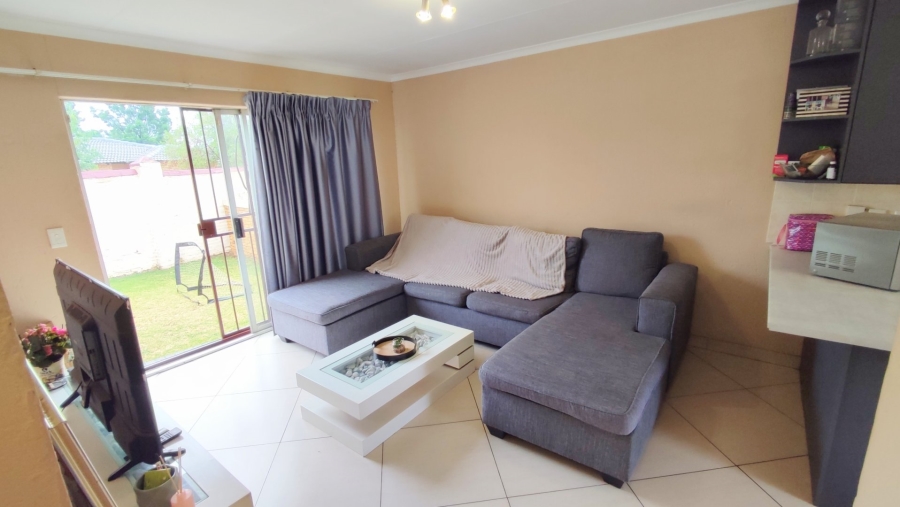 2 Bedroom Property for Sale in Heuwelsig Estate Gauteng