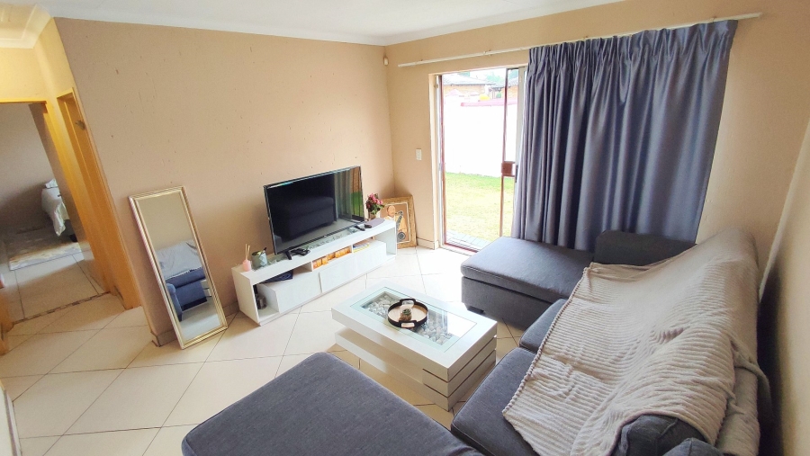 2 Bedroom Property for Sale in Heuwelsig Estate Gauteng