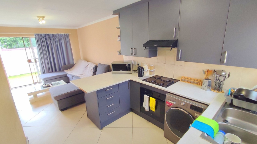 2 Bedroom Property for Sale in Heuwelsig Estate Gauteng