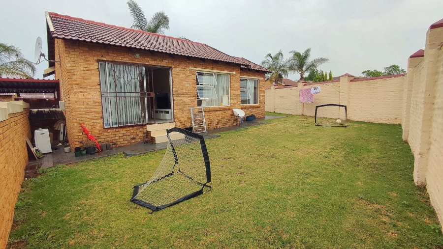 2 Bedroom Property for Sale in Heuwelsig Estate Gauteng
