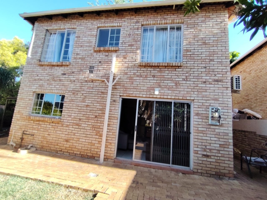 3 Bedroom Property for Sale in Heuwelsig Estate Gauteng