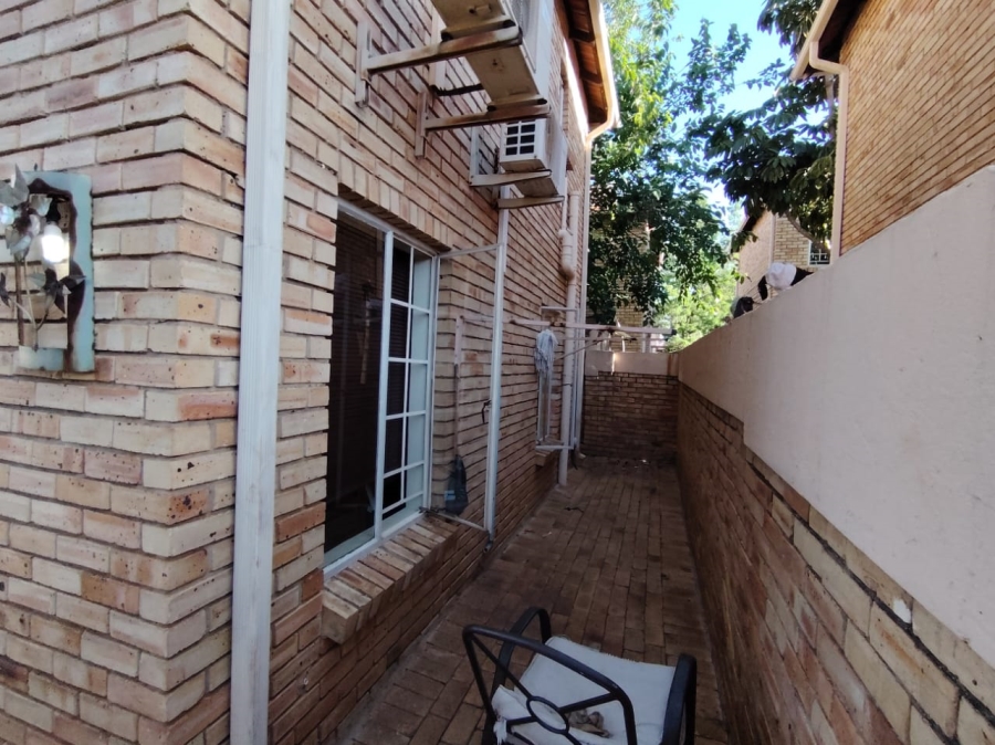 3 Bedroom Property for Sale in Heuwelsig Estate Gauteng
