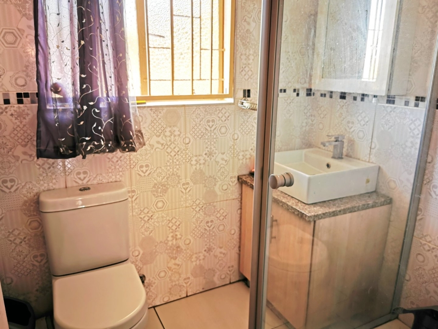 To Let 2 Bedroom Property for Rent in Erasmia Gauteng