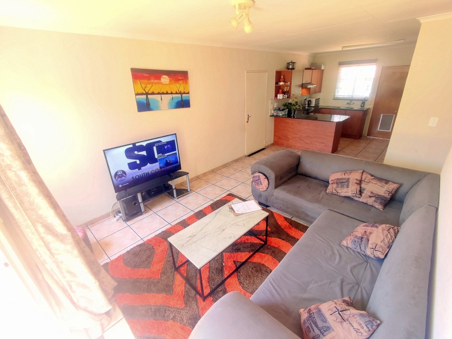 2 Bedroom Property for Sale in Rooihuiskraal North Gauteng