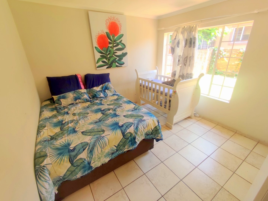 2 Bedroom Property for Sale in Rooihuiskraal North Gauteng