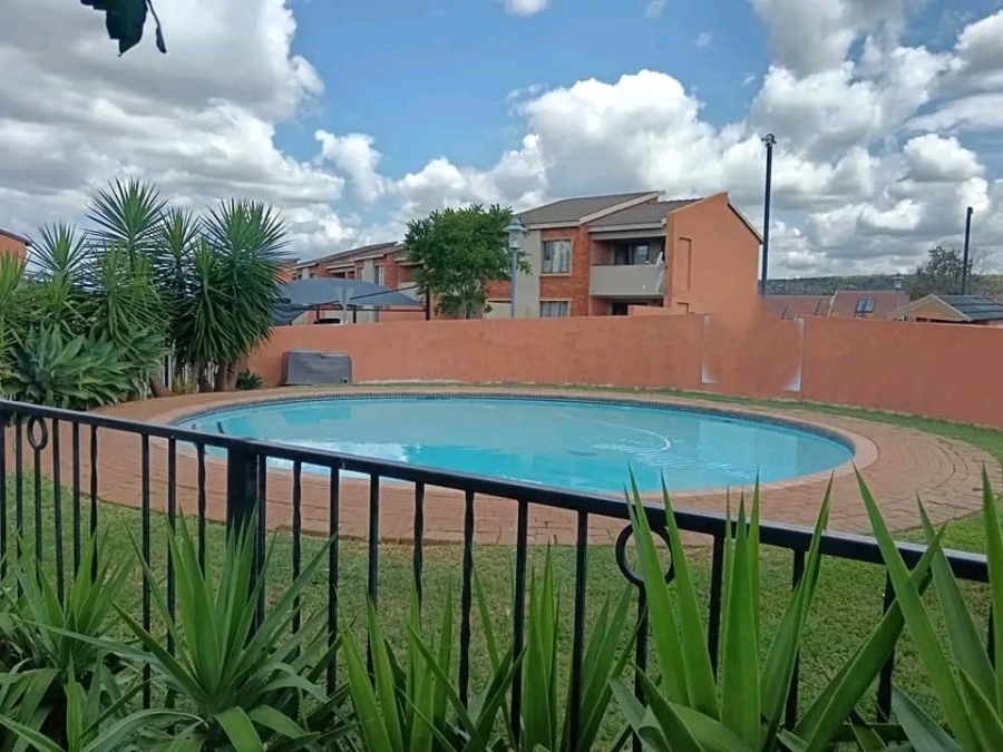 2 Bedroom Property for Sale in Montana Tuine Gauteng